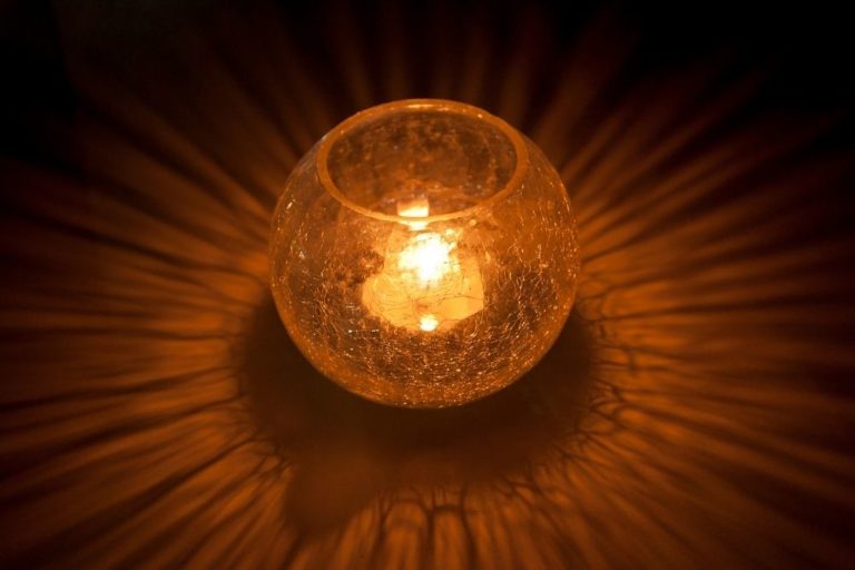 Essential Oil Burner vs. Diffuser For The Essentials